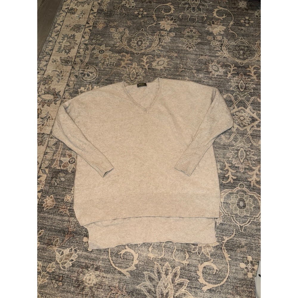 N.Peal London Cashmere Luxury V-Neck Sweater